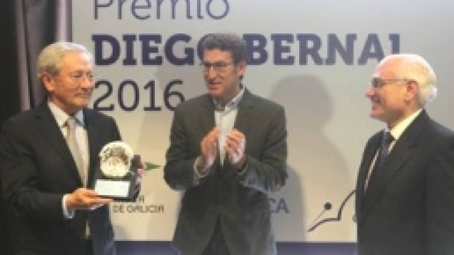Fernando Ónega, premio Diego Bernal, pide recuperar la dignidad de la prensa