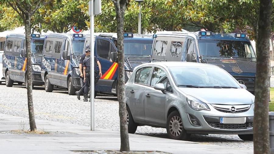 Policías de elite blindan Santiago para garantizar la seguridad ante la Yihad