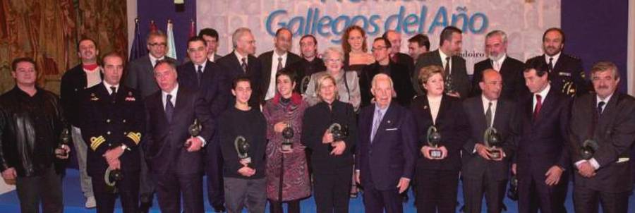 2002. Darío Villanueva Prieto recibe el premio gallego del año. TAMBIÉN CLEMENTE GONZÁLEZ SOLER. Foto: ECG