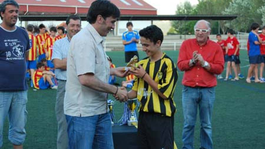 O Bertamiráns FC impúxose na quenda de penaltis ao CD Conxo na final da Ames Cup infantil