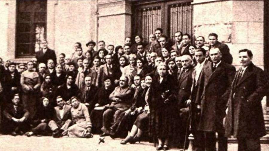 Foto de Cursillo de Higiene escolar de Gijón 1934. Eleizegui en el centro