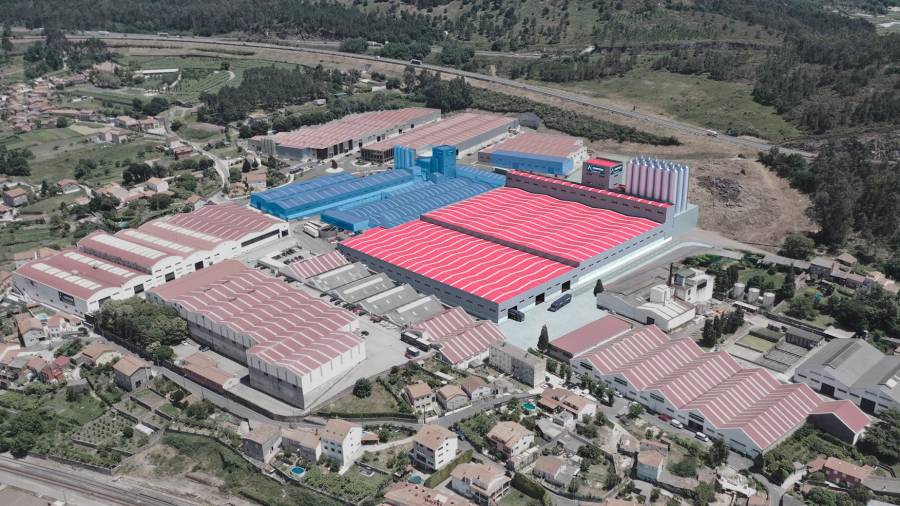 Fotomontaje con la actual planta de perfiles de PVC del grupo Cortizo en Picusa en azul, y las futuras instalaciones en color rojo. Foto: G.C.