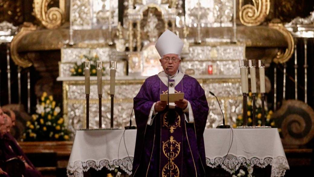 El arzobispo agradece al papa emérito su cercanía y reflexión sobre Europa