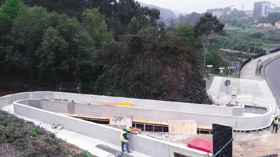 Construcción de la nueva pasarela peatonal en el barrio de San Lázaro para evitar barreras arquitectónicas