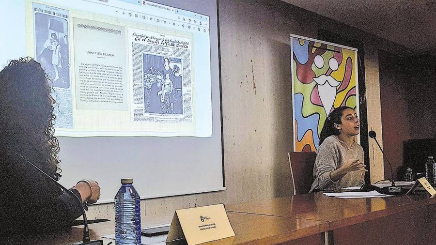 xornadas. Xeila Iglesias, na charla que ofreceu nas xornadas da Pobra. Foto: C.P.