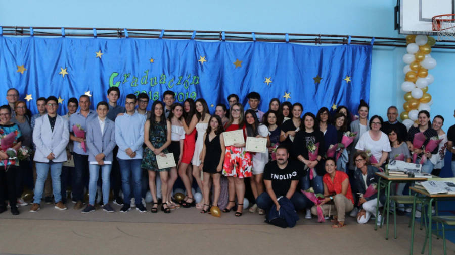 Graduación de 21 alumnos do CPI Cernadas de Castro