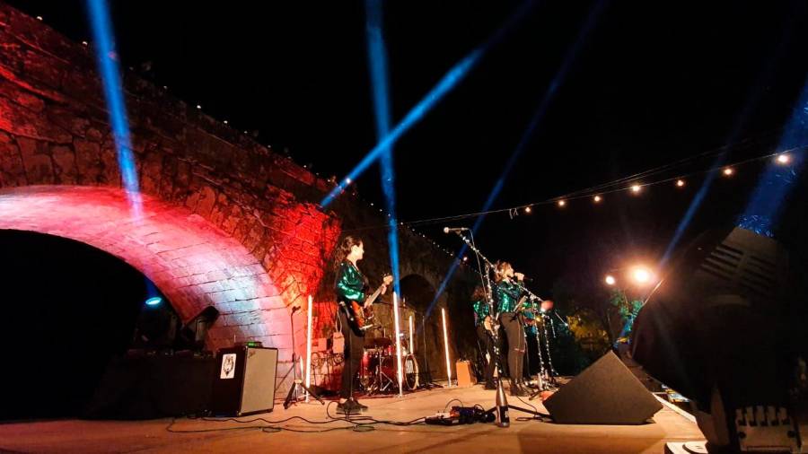 A Noite Velada congregou onte en Ponte Ledesma a 230 persoas que gozaron do concerto de A Banda da Loba
