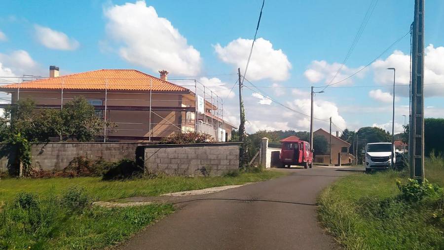 Entorno de la rúa Raxoeira y la aldea de Osebe, Teo, donde reclaman fibra óptica. Foto: ECG