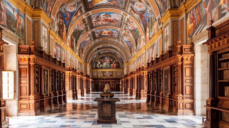 1567. Biblioteca de El Escorial en Madrid. De Juan de Herrera. (Imagen, <u>patrimonionacional.es)</u>