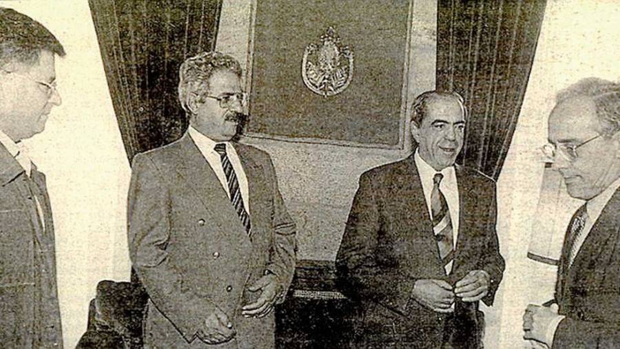 ...Cuando Xerardo Estévez recibió en Raxoi al alcalde de Gaza y al embajador palestino