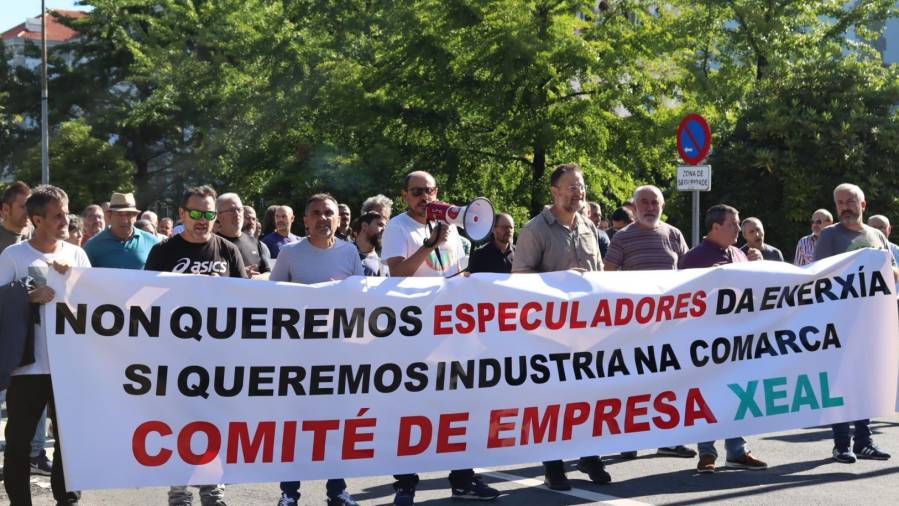 Manifestación de traballadores de Xeal en Santiago de Compostela. Foto: CIG