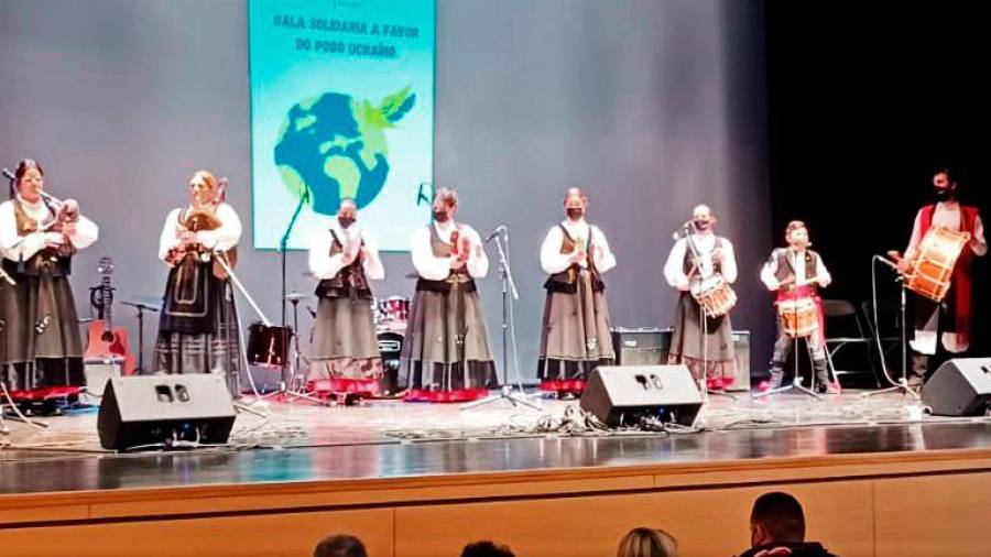 Unha das actuacións da gala solidaria celebrada en Vimianzo. Foto: Concello de Vimianzo