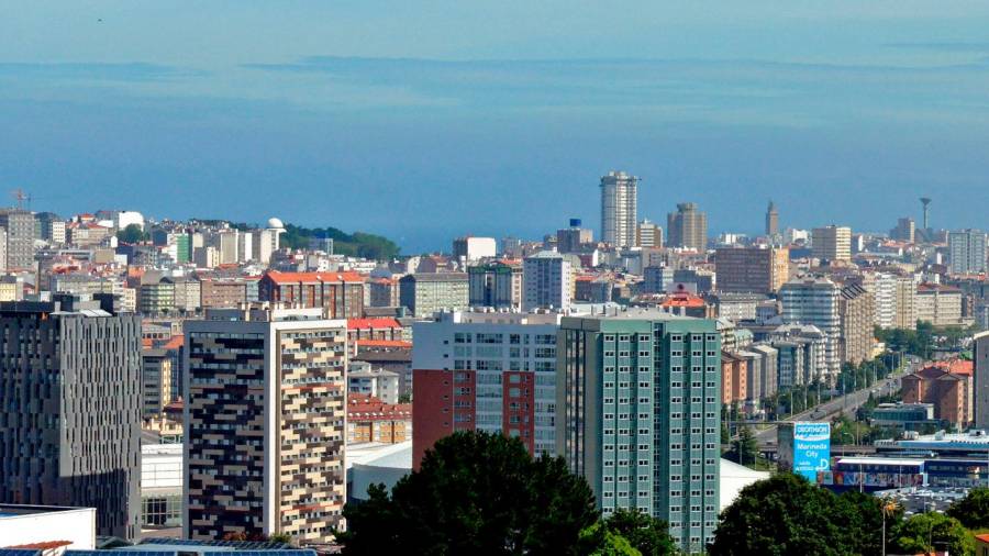 Viviendas en edificios de diversas características en la ciudad de A Coruña. Foto: Almara