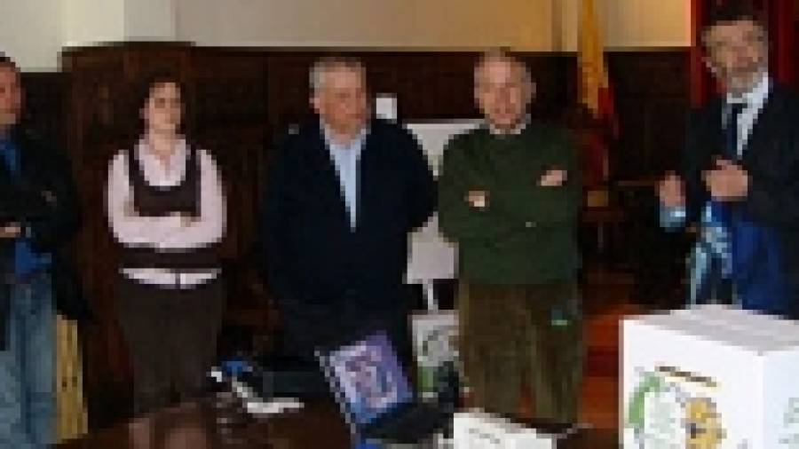 El municipio de Ordes, pionero en Galicia en el reciclaje de CD