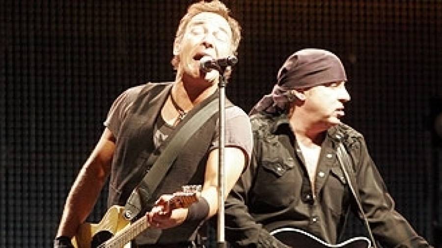Caos y protestas en el concierto de Bruce Springsteen en Santiago