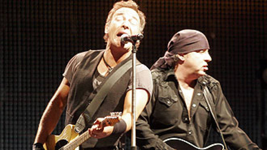 Caos y protestas en el concierto de Bruce Springsteen en Santiago