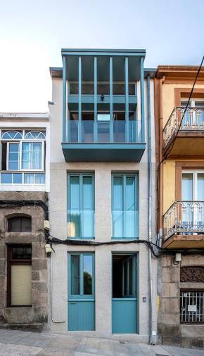 Rehabilitación de vivenda unifamiliar entre medianeiras, no concello de Vigo.
