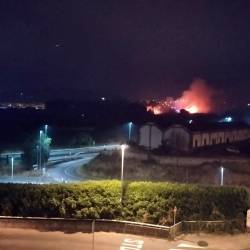 Extinguido el incendio del parque Eugenio Granell, uno de los lugares de lanzamiento de los fuegos