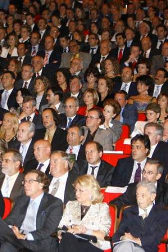 El Auditorio de Galicia, en Santiago, estuvo lleno hasta los topes. FOTOS: RAMÓN ESCUREDO, ANTONIO HERNÁNDEZ, FERNANDO BLANCO, CRÍS TOBÍO Y PATRICIA SANTOS