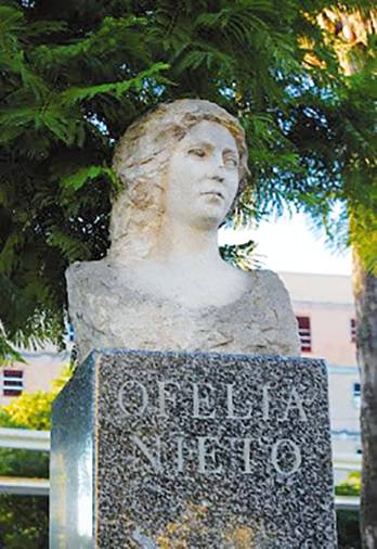 Busto en granito de Ofelia Nieto en Sevilla, enviado por la Xunta de Galicia. Foto: ECG