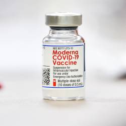 Imagen de archivo de la vacuna contra el COVID de la farmacéutica Moderna. FOTO: Meg Mclaughlin/Dispatch Argus via ZUMA Wire/dpa