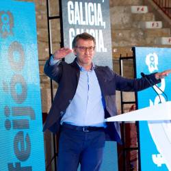 El actual presidente de la Xunta de Galicia y candidato a la reelección, Alberto Nuñez Feijoo, durante un mitin celebrado este sábado en Vigo. FOTO: EFE/ Salvador Sas