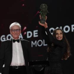 La actriz Ángela Molina recibe el Goya de Honor en reconocimiento a su carrera en los Premios Goya 2021 en Madrid, a 6 de marzo de 2021. FOTO: Miguel Córdoba / Academia de Cine