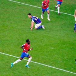 Costa Rica se niega a irse y logra superar a Japón: 1-0
