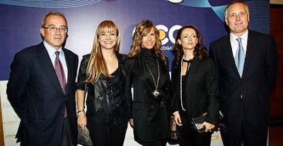 Antonio Cortés, izquierda, la actriz Isabel Blanco, Ana Lago, la estilista Mónica Picallo y José Luis Fernández Astray, de Gadisa, durante un momento de la gala