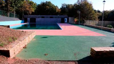 Imaxe da piscina municipal de Lousame. Foto: C.L.