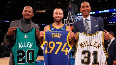 Los tres mejores triplistas de la historia: Ray Allen, Stephen Curry y Reggie Miller. Foto: NBA