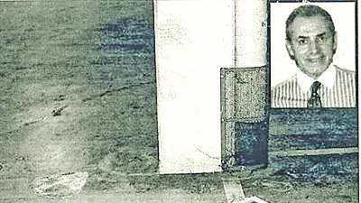 CENTRO DE VIGO. Lugar del garaje en la calle Rosalía de Castro donde se produjo el asesinato a bocajarro de Manuel Salgado hace18 años.