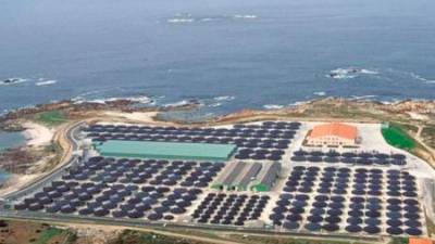 Instalación de acuicultura en la costa de Galicia, que se ve afectada por la nueva normativa