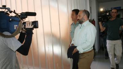 Fiscalía pide penas que suman más de 300 años de prisión para el falso médico Coté por varios delitos