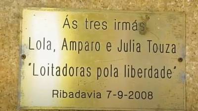 Placa conmemorativa instalada en Ribadavia no ano 2008.