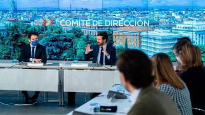 El líder del PP, Pablo Casado, reúne al comité de dirección del PP para explicar los escollos de la negociación con el PSOE para renovar el CGPJ. En Madrid, a 26 de febrero de 2021. FOTO: DAVID MUDARRA (PP)