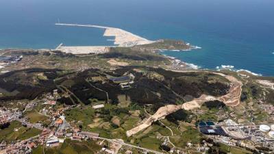 La reunión sobre el puerto coruñés, un fracaso para la oposición