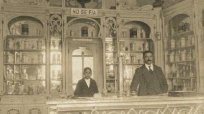 FARMACIA TATO. Foto realizada por Hermógenes Garita en 1917. Foto: Fototeca del Museo Valle-Inclán 