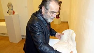 El artista Acisclo Manzano lleva a Ourense sus últimas creaciones