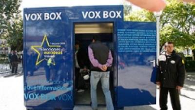 Bugallo insta a que los ciudadanos expresen que Europa quieren tener en la 'Vox Box' de la Alameda