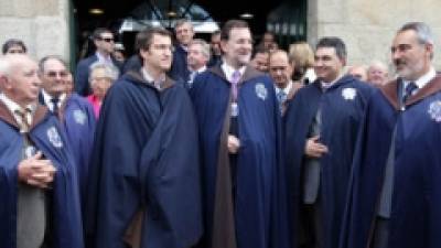 Fraga, Rajoy y Feijóo participan en la investidura de damas y caballeros del vino Albariño