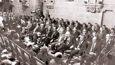 sesión de constitución del primer Parlamento de Galicia en el Pazo de Xelmírez (Santiago). Foto: Gallego 
