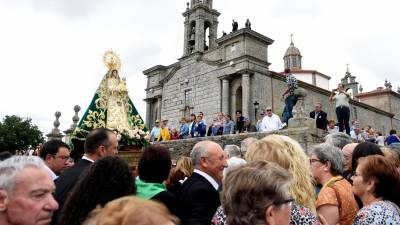 año 2008. Día de fiesta en O Corpiño; procesión de la Virgen. Foto: Puri Sangiao