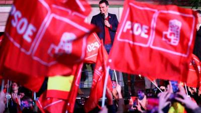 2019. Pedro Sánchez, celebrando el triunfo del PSOE en la sede de Ferraz (Madrid) a finales del pasado año. Foto: EFE