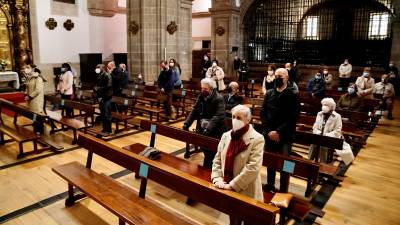 Santiago celebra el Viernes Santo: colas para acceder a la Catedral por la Puerta Santa