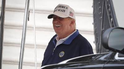 El presidente de Estados Unidos, Donald Trump, durante una de sus últimas escapadas para jugar al golf. FOTO: OLIVER CONTRERAS