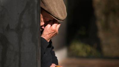 Imagen de una persona mayor en el rural gallego. FOTO: ladiapo.com