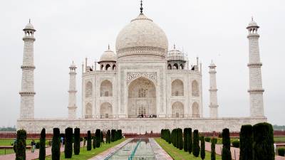 Taj Majal, ubicado en la ciudad de Agra, es la tumba de una gran historia de amor.