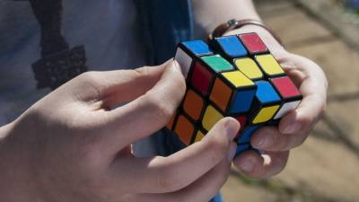 Casi 150 cuberos de Rubik de 9 países tratarán de batir récords en Pamplona