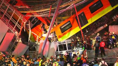 Una veintena de muertos al desplomarse una viga de la línea de metro en Ciudad de México
